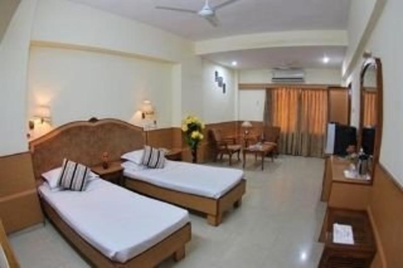 Hotel Atithi Aurangabad  Ngoại thất bức ảnh
