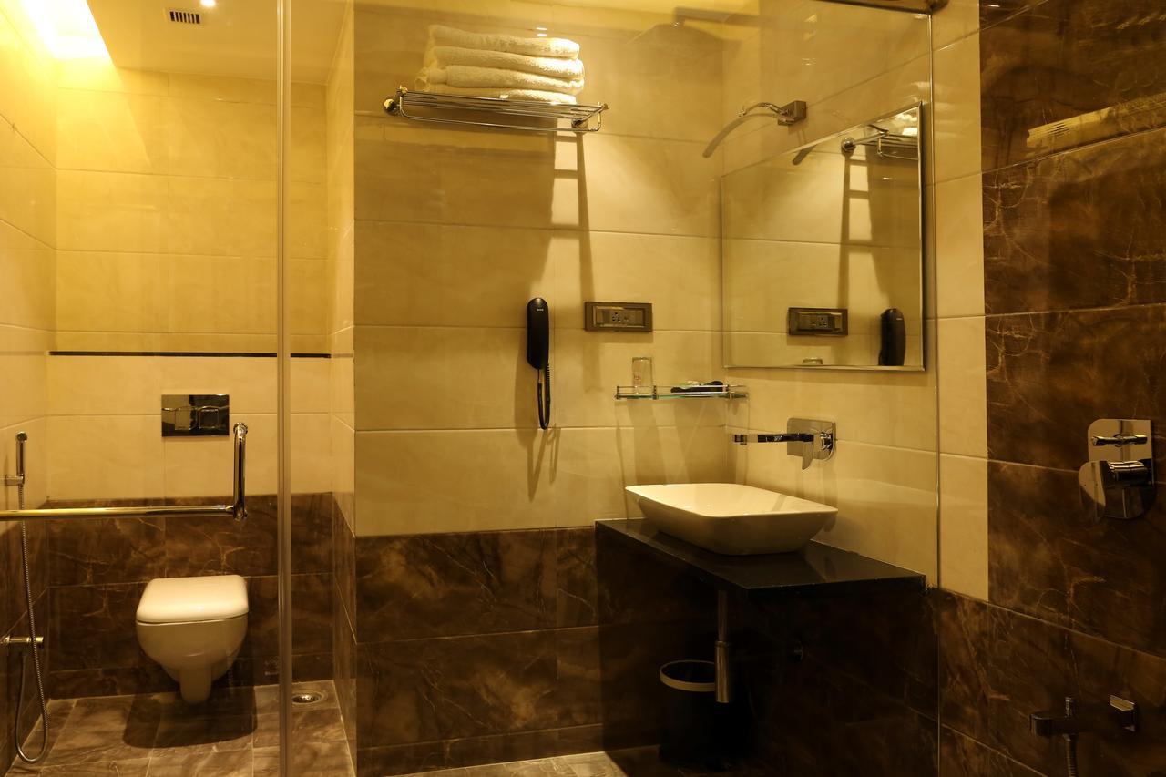 Hotel Atithi Aurangabad  Ngoại thất bức ảnh